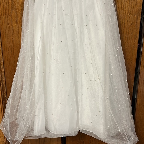 Beautiful white satin mesh pearl first holy communion flower girl wedding dress - Picture 6 of 11